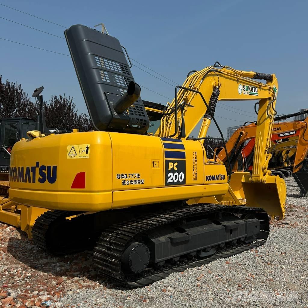 Komatsu 200-8 大型油圧ショベル12t以上（パワーショベル・ユンボ）