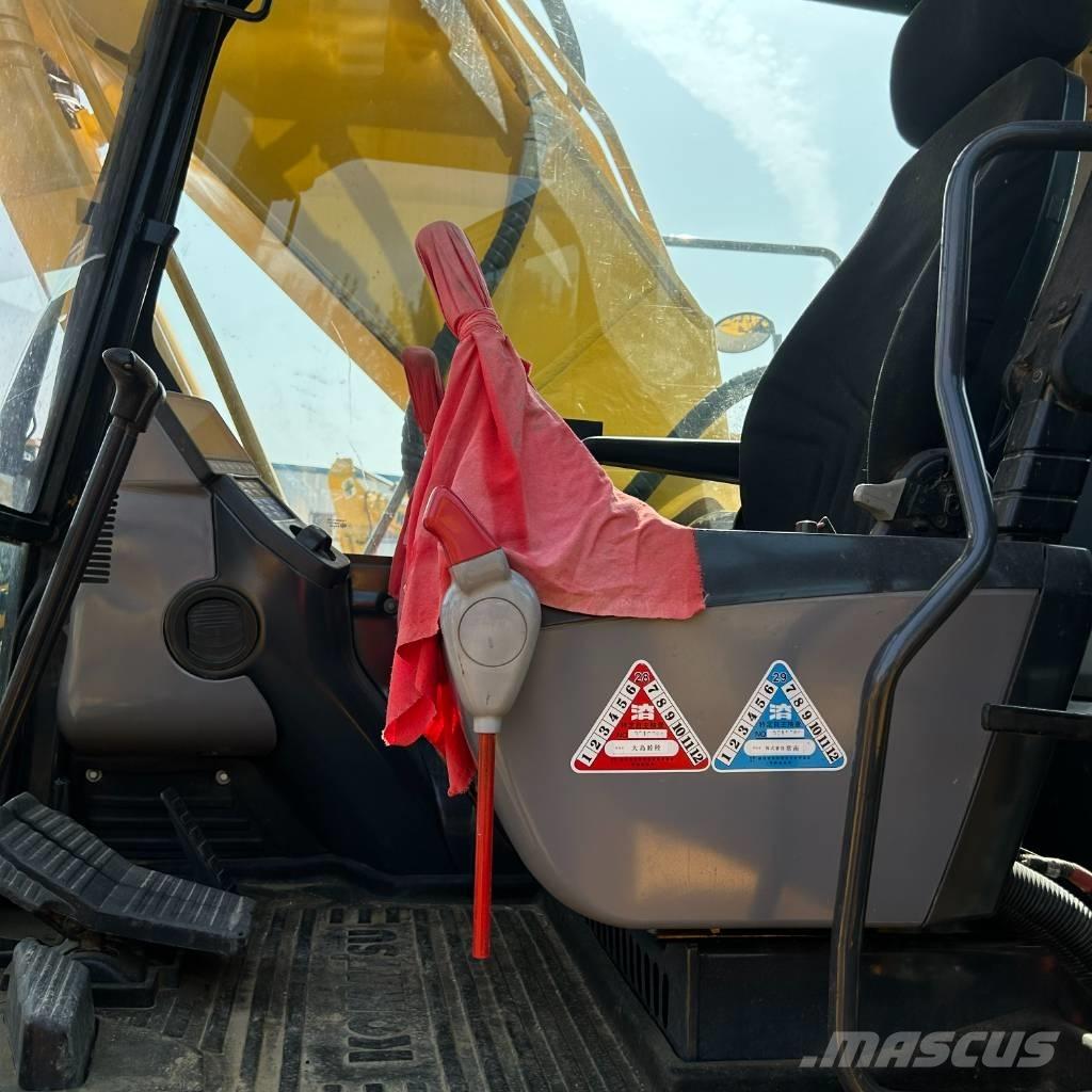 Komatsu 200-8 大型油圧ショベル12t以上（パワーショベル・ユンボ）