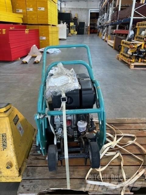 Ammann APF 20/50 プレートコンパクター