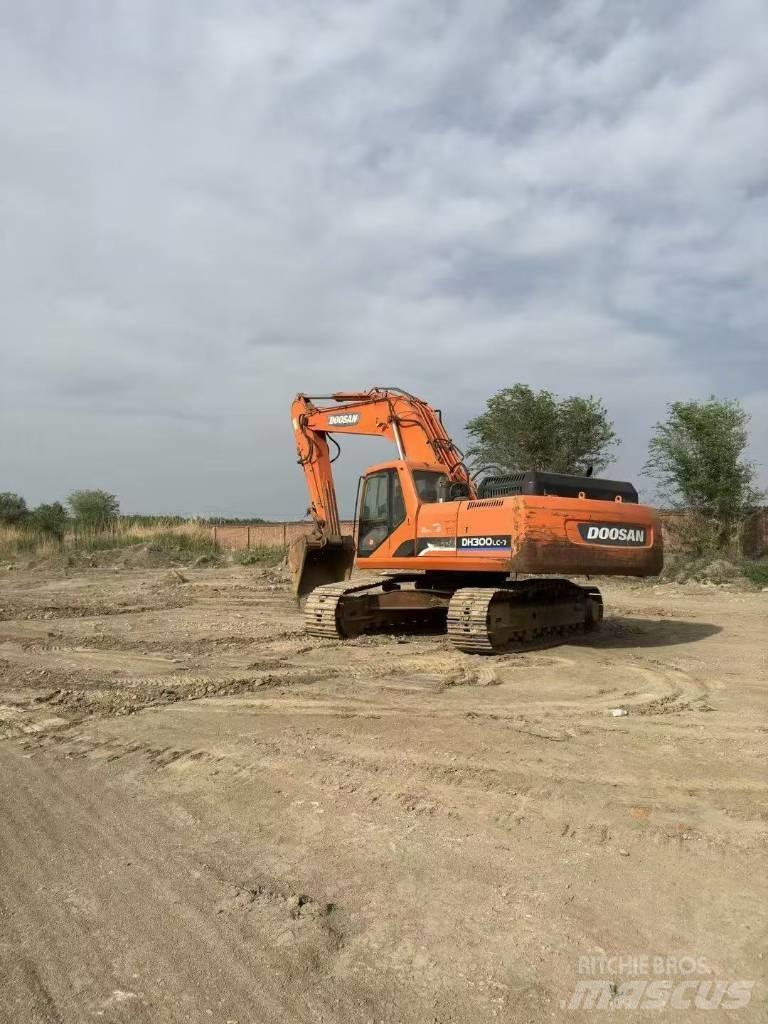 Doosan DH 300 LC-7 大型油圧ショベル12t以上（パワーショベル・ユンボ）