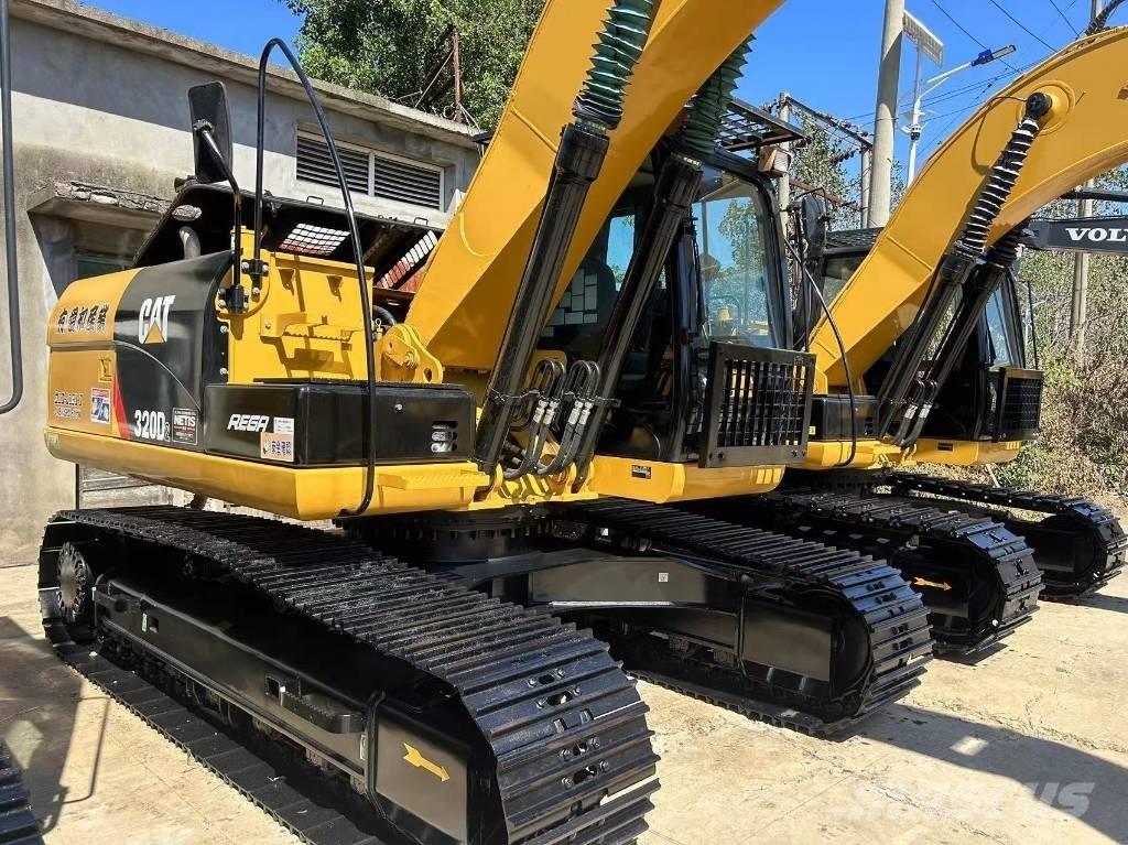 CAT 320 D 大型油圧ショベル12t以上（パワーショベル・ユンボ）