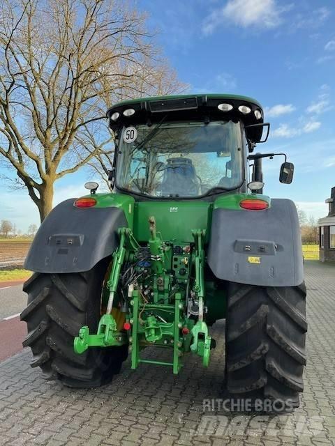 John Deere 7310 R トラクター