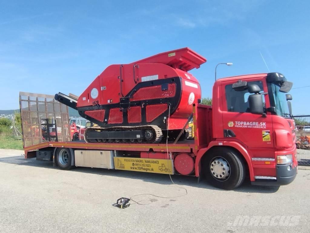 Red Rhino 7000 自走式クラッシャー