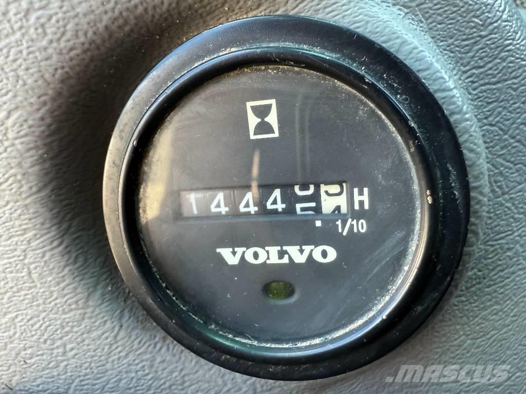 Volvo EW 160 C ホイール式油圧ショベル（パワーショベル・ユンボ・バックホー）