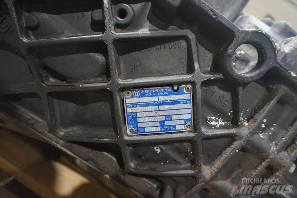 ZF 12AS2301OD+INT ギアボックス