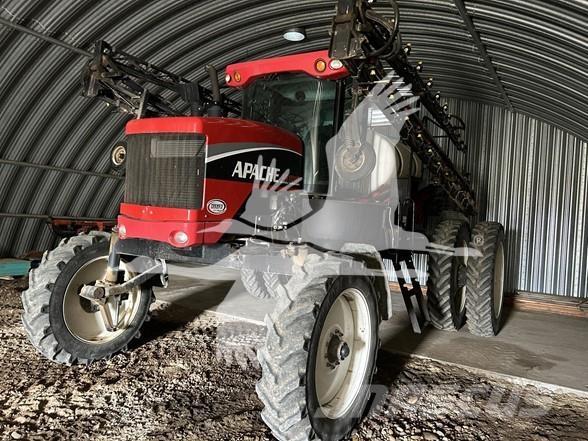 Apache AS1010 自走式噴霧器