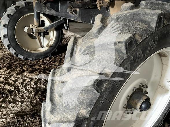 Apache AS1010 自走式噴霧器