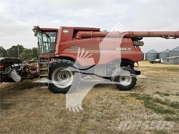 Case IH 8250 コンバイン