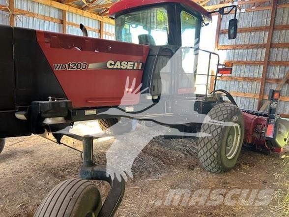 Case IH WD1203 ウィンドローア/レーキ