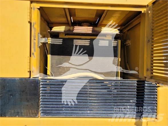 CAT 235 大型油圧ショベル12t以上（パワーショベル・ユンボ）