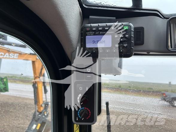 JCB 215 スキッドステアローダー