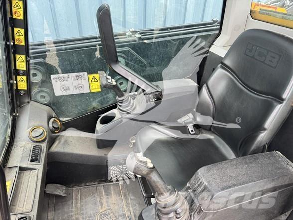 JCB 3TS-8T スキッドステアローダー