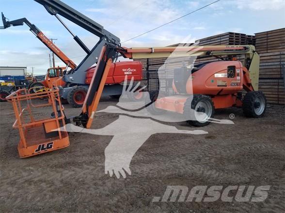 JLG 600AJ ブームリフト　屈伸型