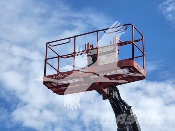 SkyJack SJ82T ブームリフト　直伸型