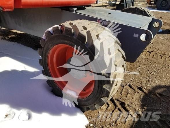 SkyJack SJ82T ブームリフト　直伸型