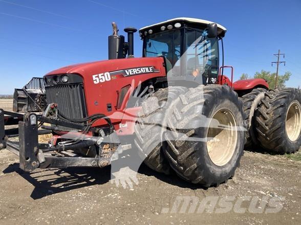 Versatile 550 トラクター