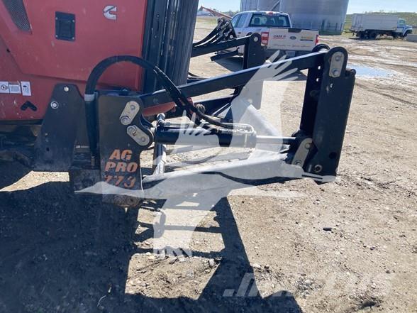 Versatile 550 トラクター