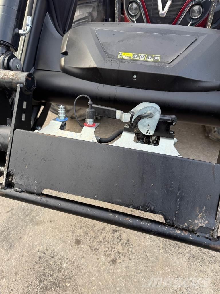 Valtra T234 トラクター