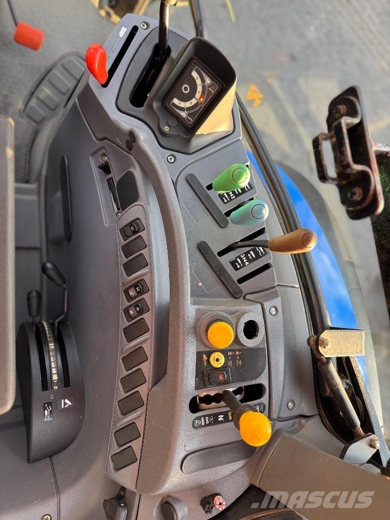 New Holland T 6030 トラクター