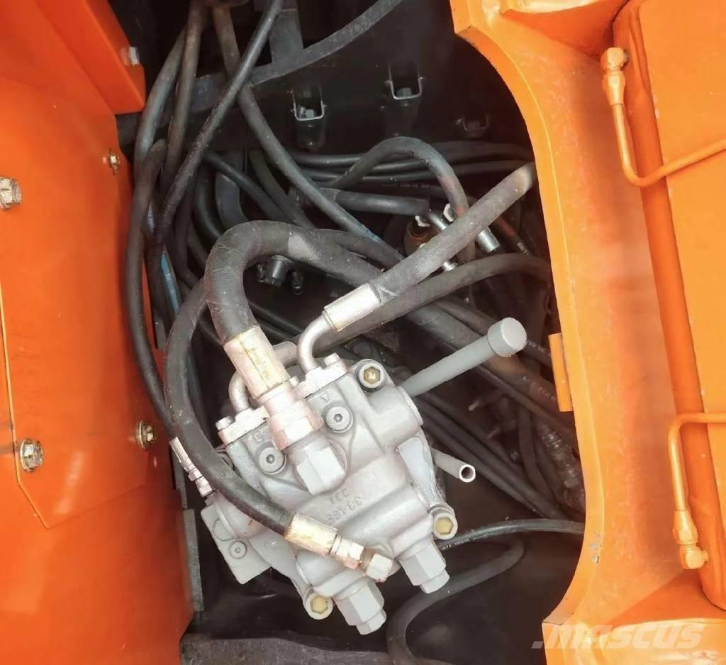 Hitachi 135US-6 大型油圧ショベル12t以上（パワーショベル・ユンボ）