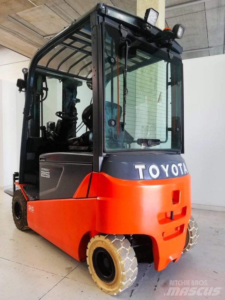 Toyota 8 FB MT 25 バッテリーフォークリフト