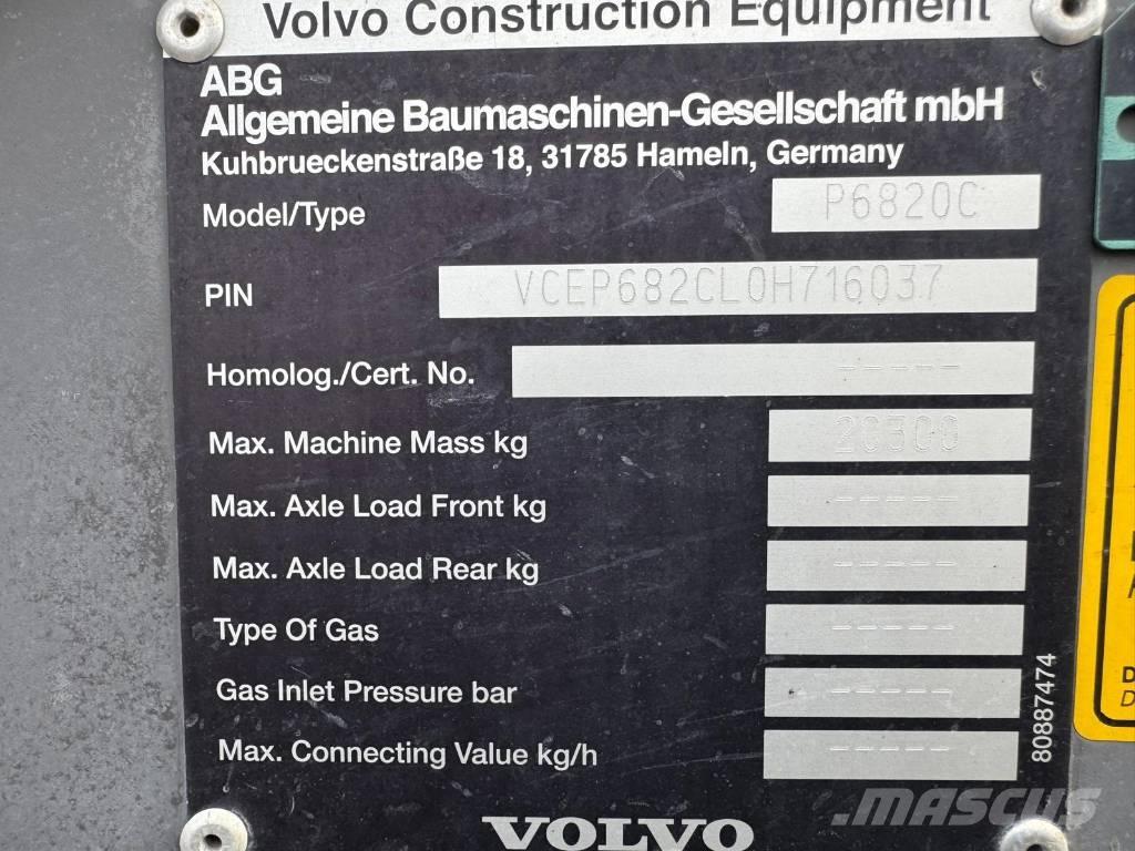 Volvo P 6820 C アスファルトフィニッシャ
