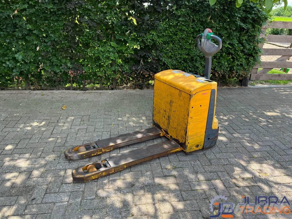 Jungheinrich EJE 118 ウォーキンフォークリフト