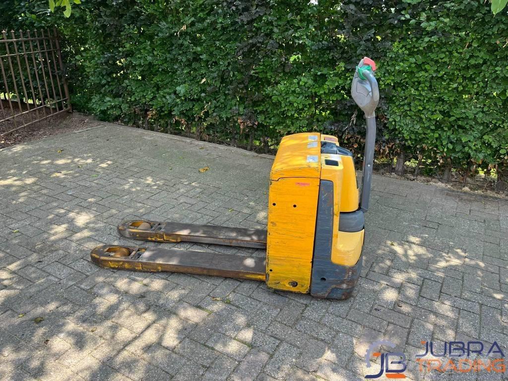 Jungheinrich EJE 118 ウォーキンフォークリフト