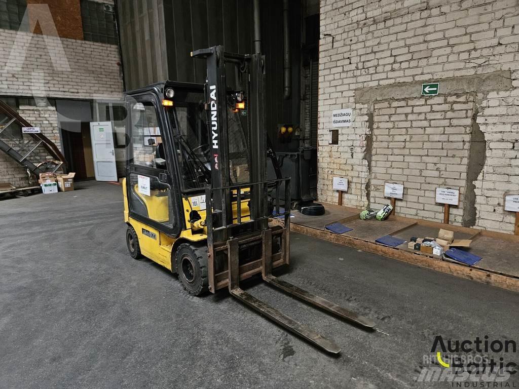 Hyundai 18D-7E ディーゼル・軽油