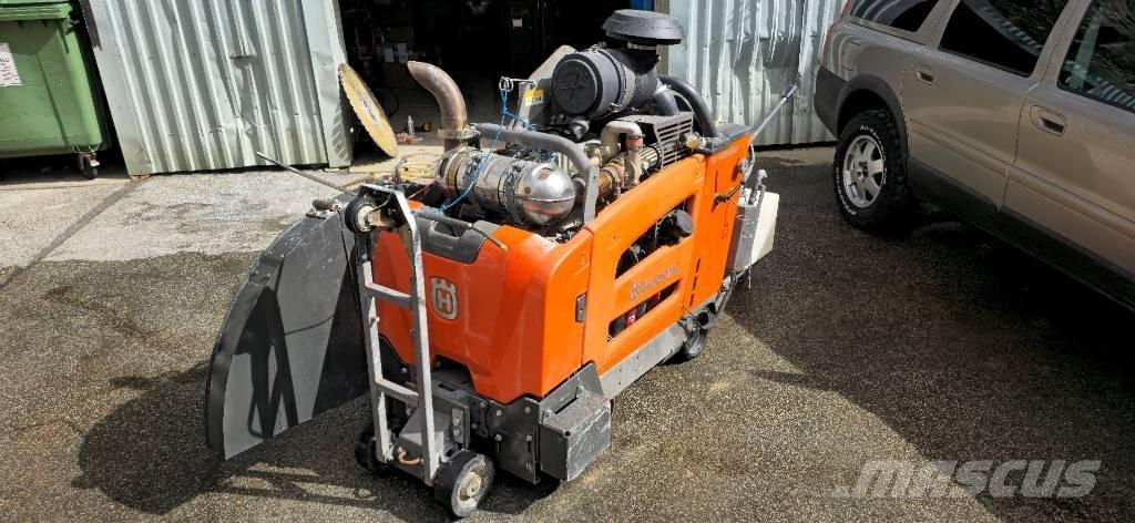Husqvarna fs7000 トレンチャー