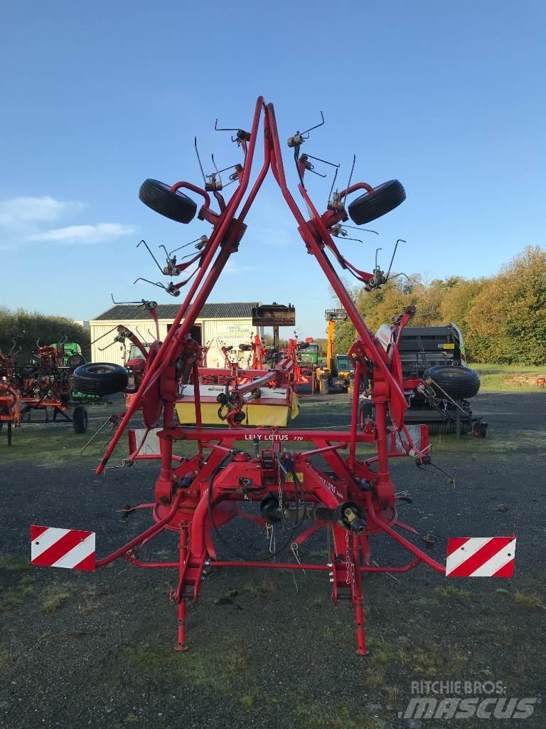 Lely LOTUS 770 テッダー・テッダーレーキ