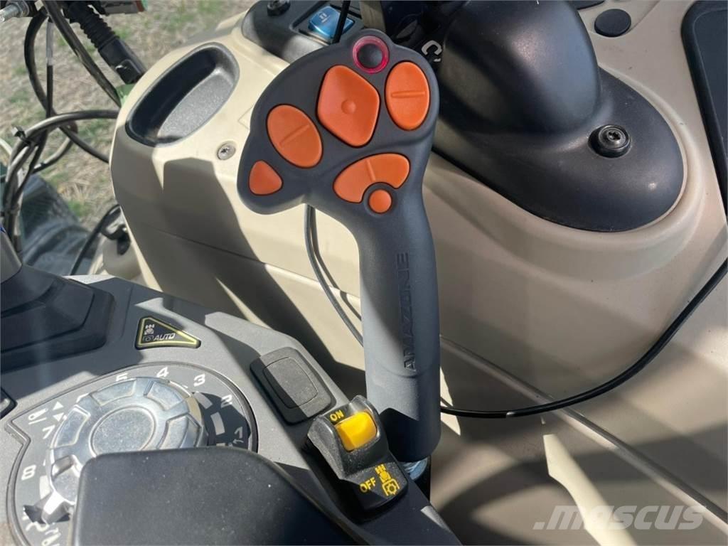 Amazone UX 4201 牽引型スプレイヤー