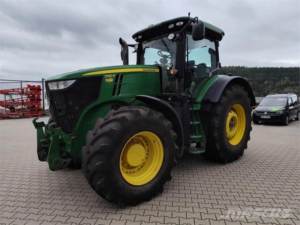 John Deere 7250R トラクター