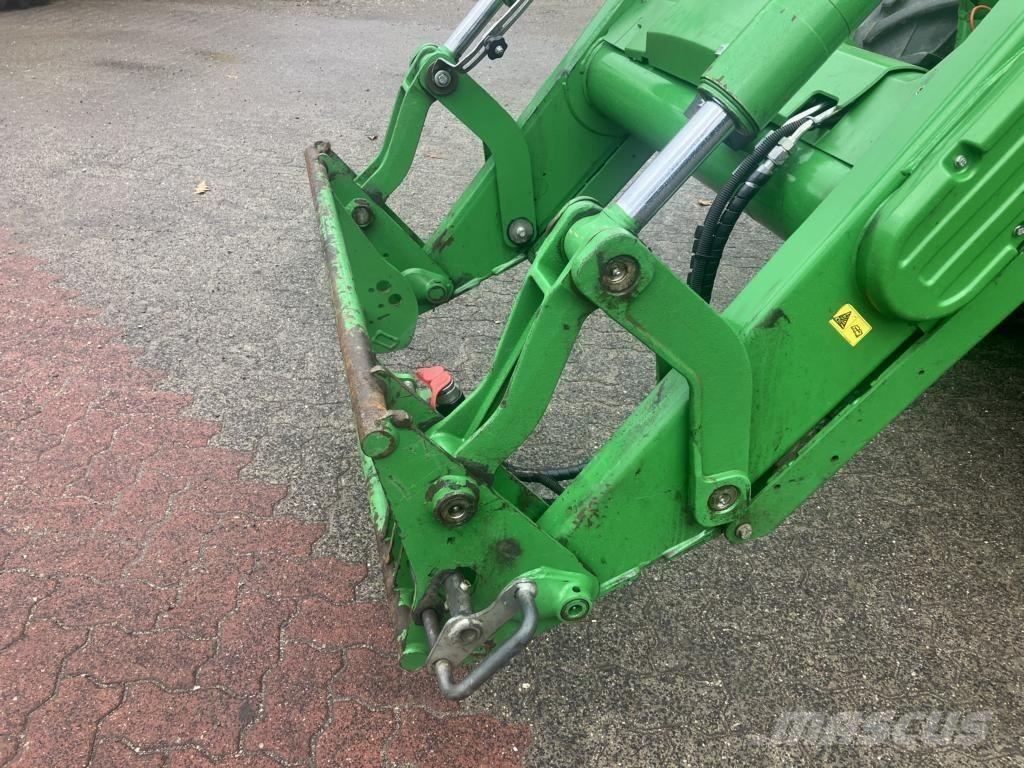John Deere 6130R トラクター