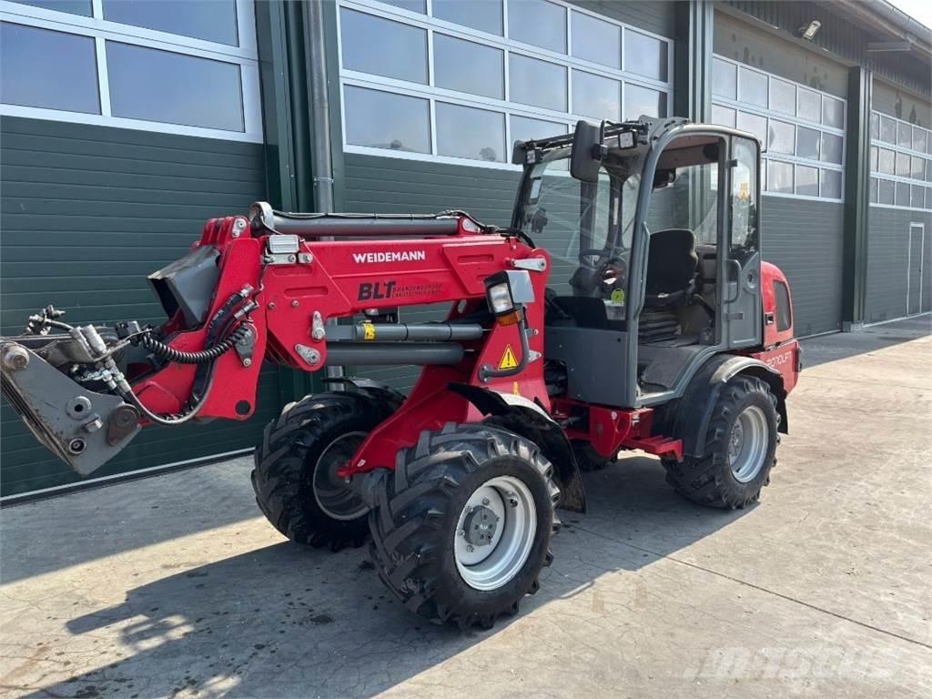 Weidemann 2070LPT テレスコーピックハンドラー