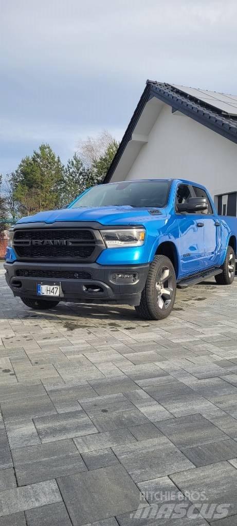 RAM 1500 BIG HORN 自動車