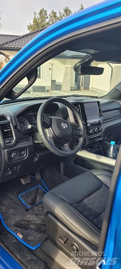 RAM 1500 BIG HORN 自動車