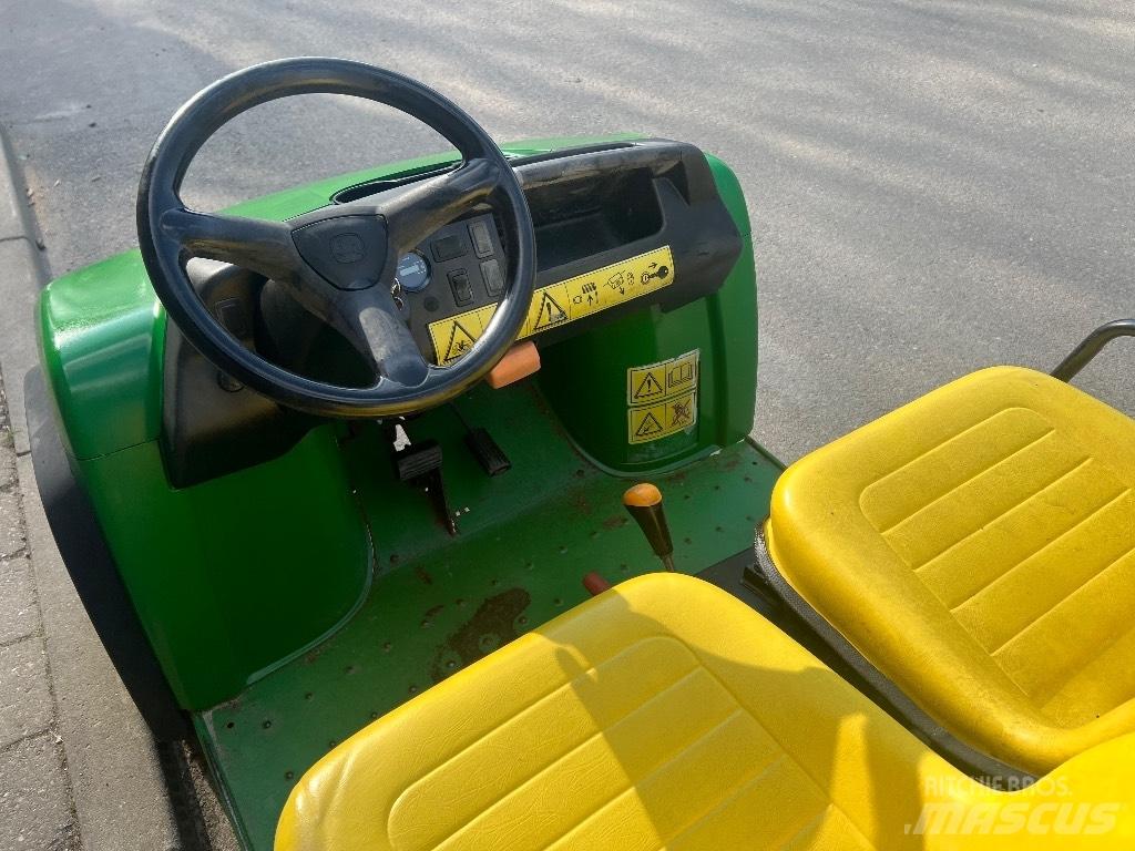 John Deere Gator CX ユーティリティー機械