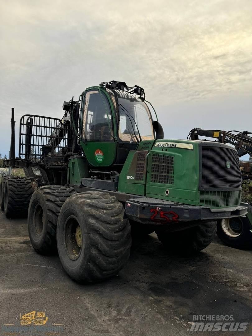 John Deere 1910E フォワーダー