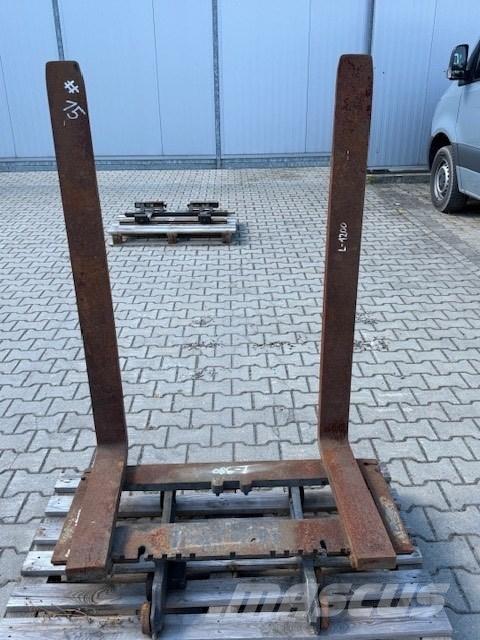 Volvo USED FORKS フォーク