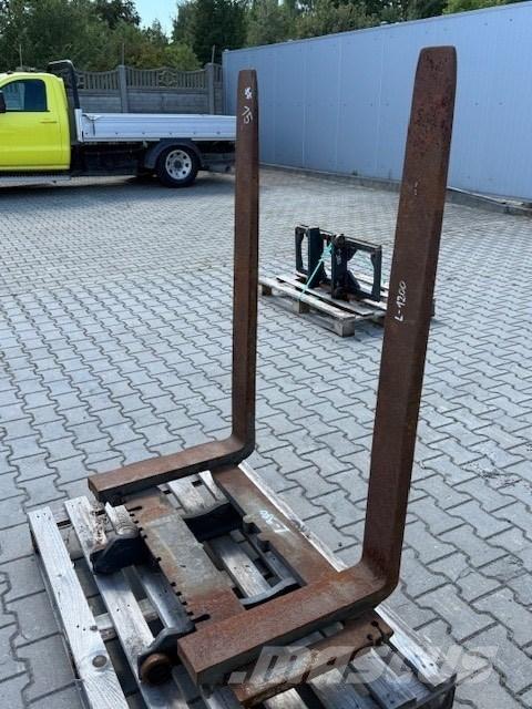 Volvo USED FORKS フォーク