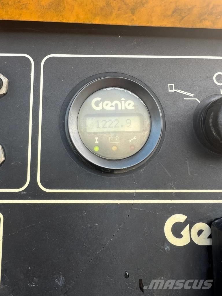 Genie Z 45 XC ブームリフト　屈伸型
