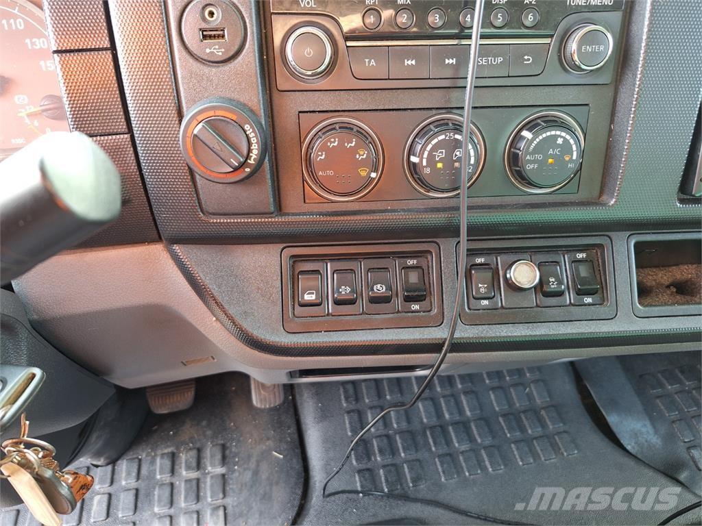 Renault D 7.5 平ボディー