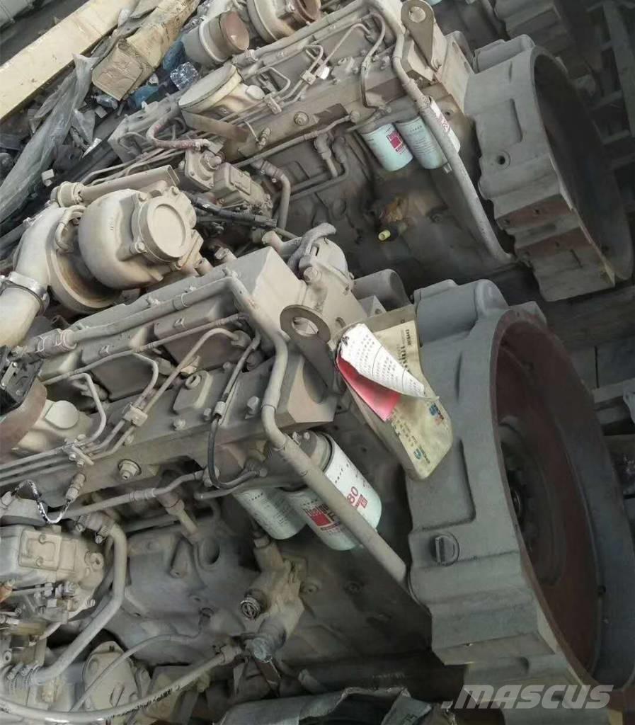Cummins C220-20 エンジン