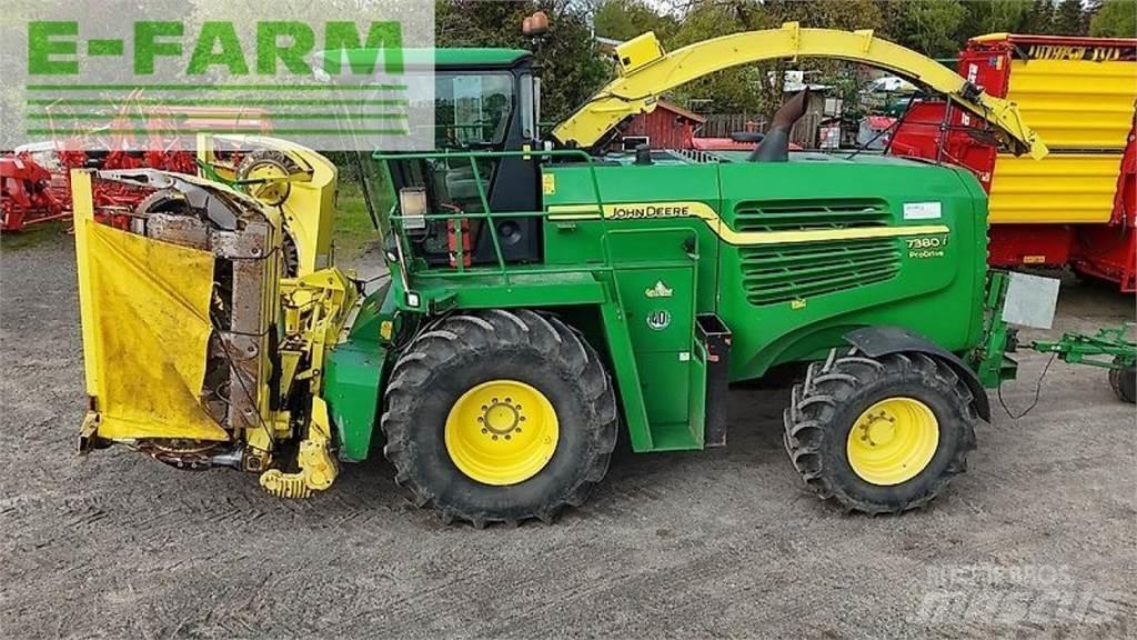 John Deere 7380 自走式フォレージハーベスター