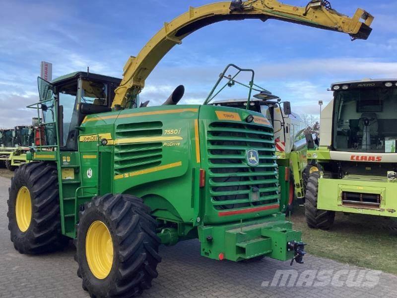 John Deere 7550i 自走式フォレージハーベスター