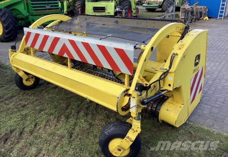John Deere 7550i 自走式フォレージハーベスター