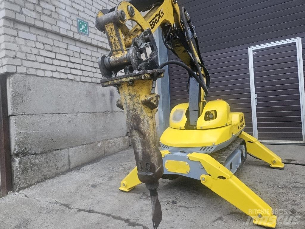 Brokk 100 解体油圧ショベル