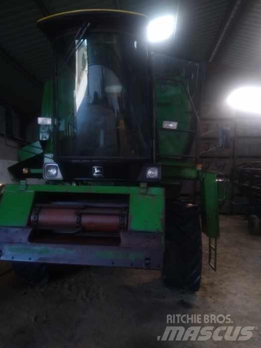 John Deere 1065 コンバイン