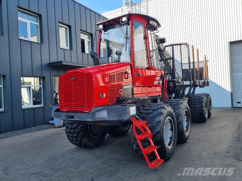 Komatsu 845 フォワーダー